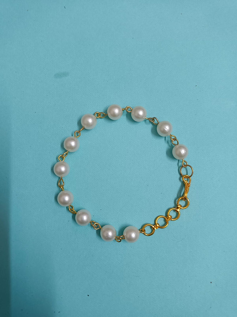 pearl bracelet